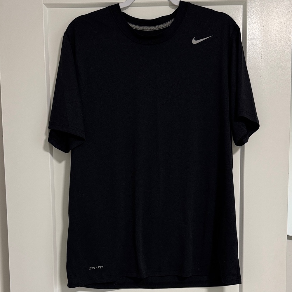 Nike Men's Black Short Sleeve Tee